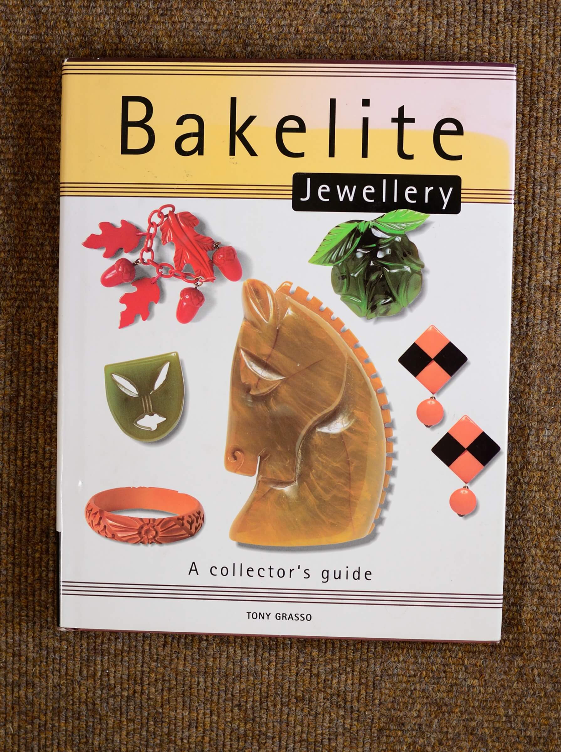 Bakerlite-Jewellery